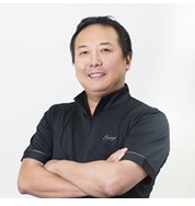 矯正歯科医師・下元康英氏