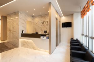 梅田アップル歯科廊下3