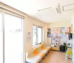 よしなか歯科クリニック受付・待合室
